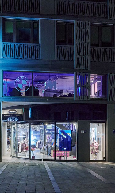 BMW pop-up store