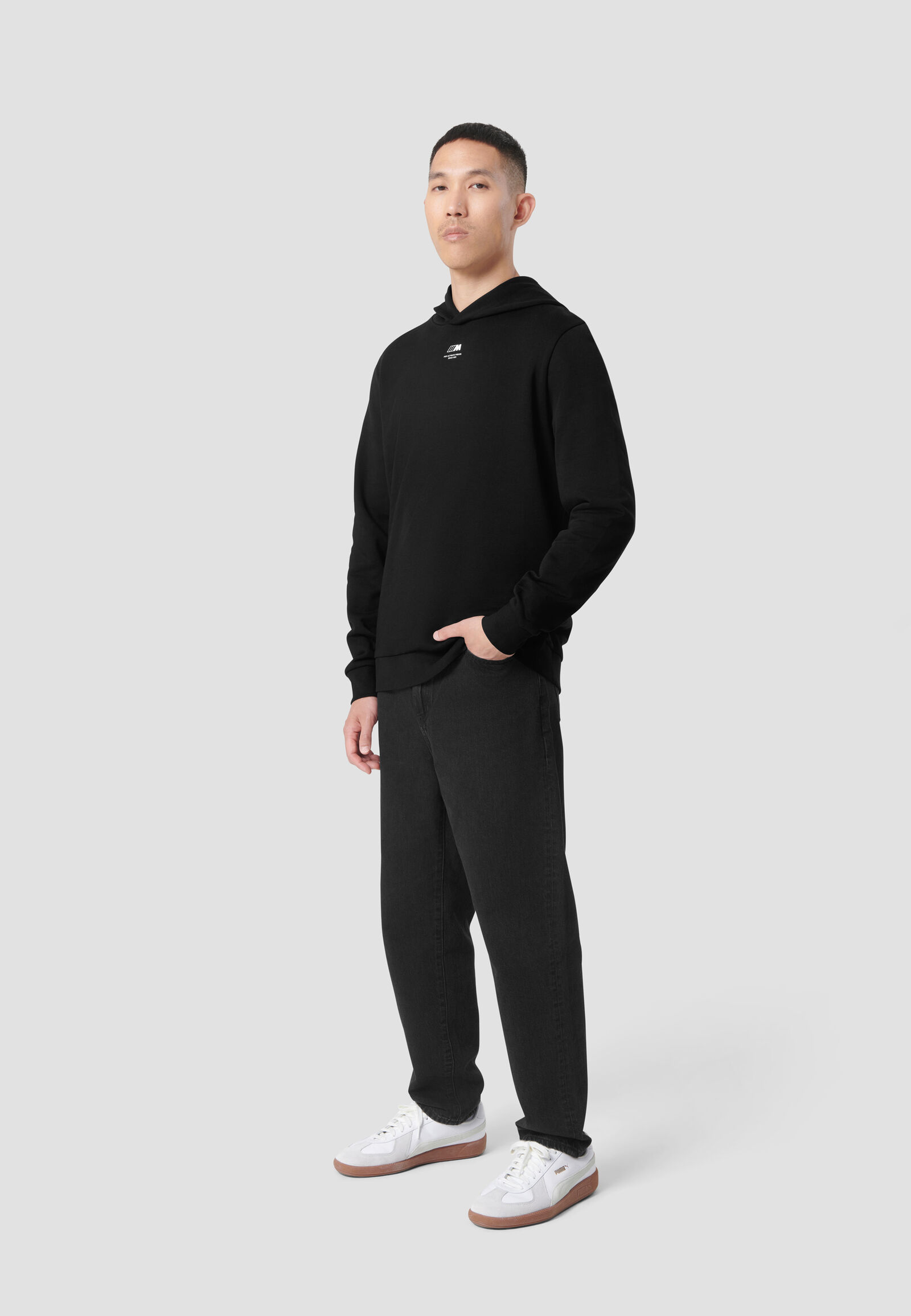 CORE MICRO M HOODIE - model