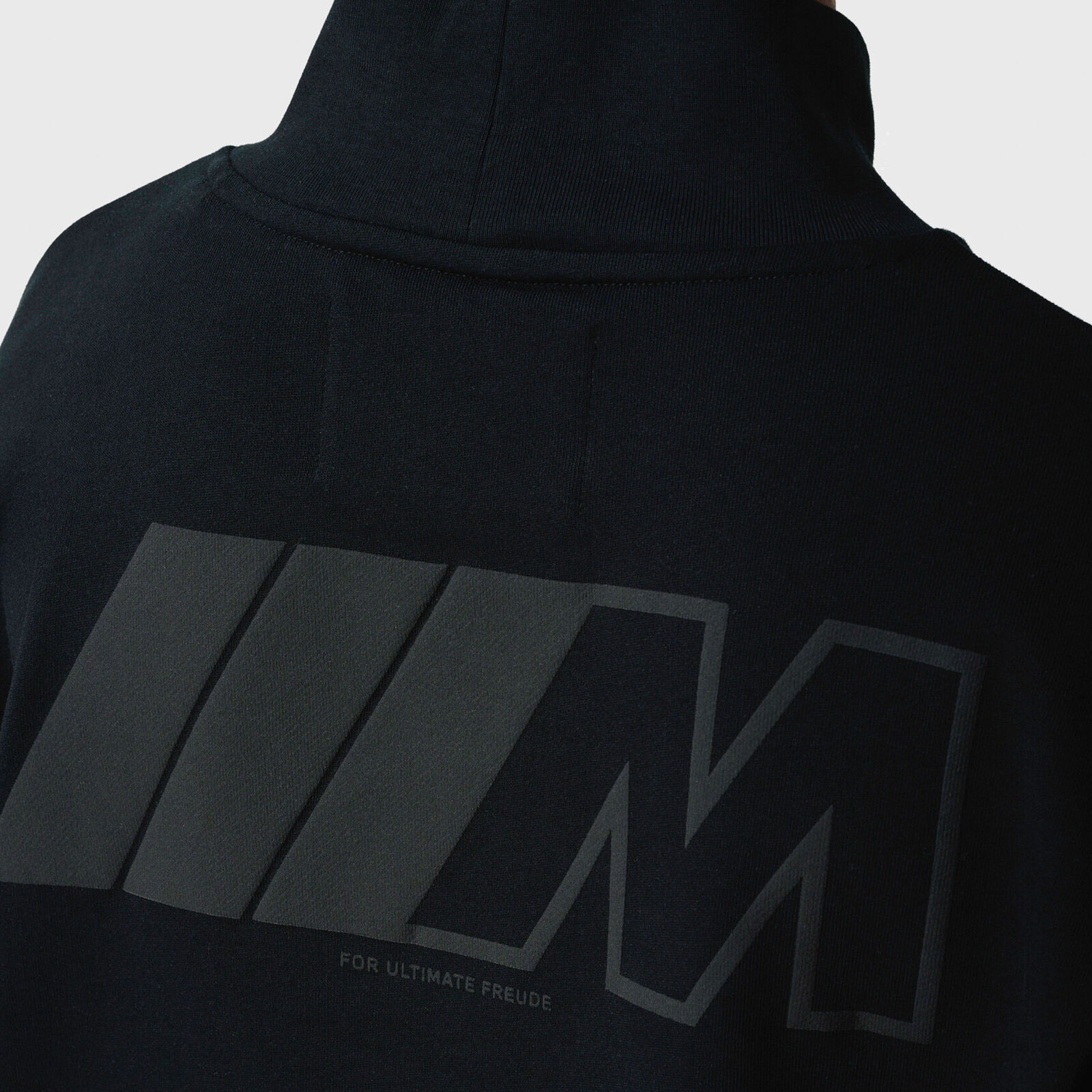 HIGH NECK M CREW - model