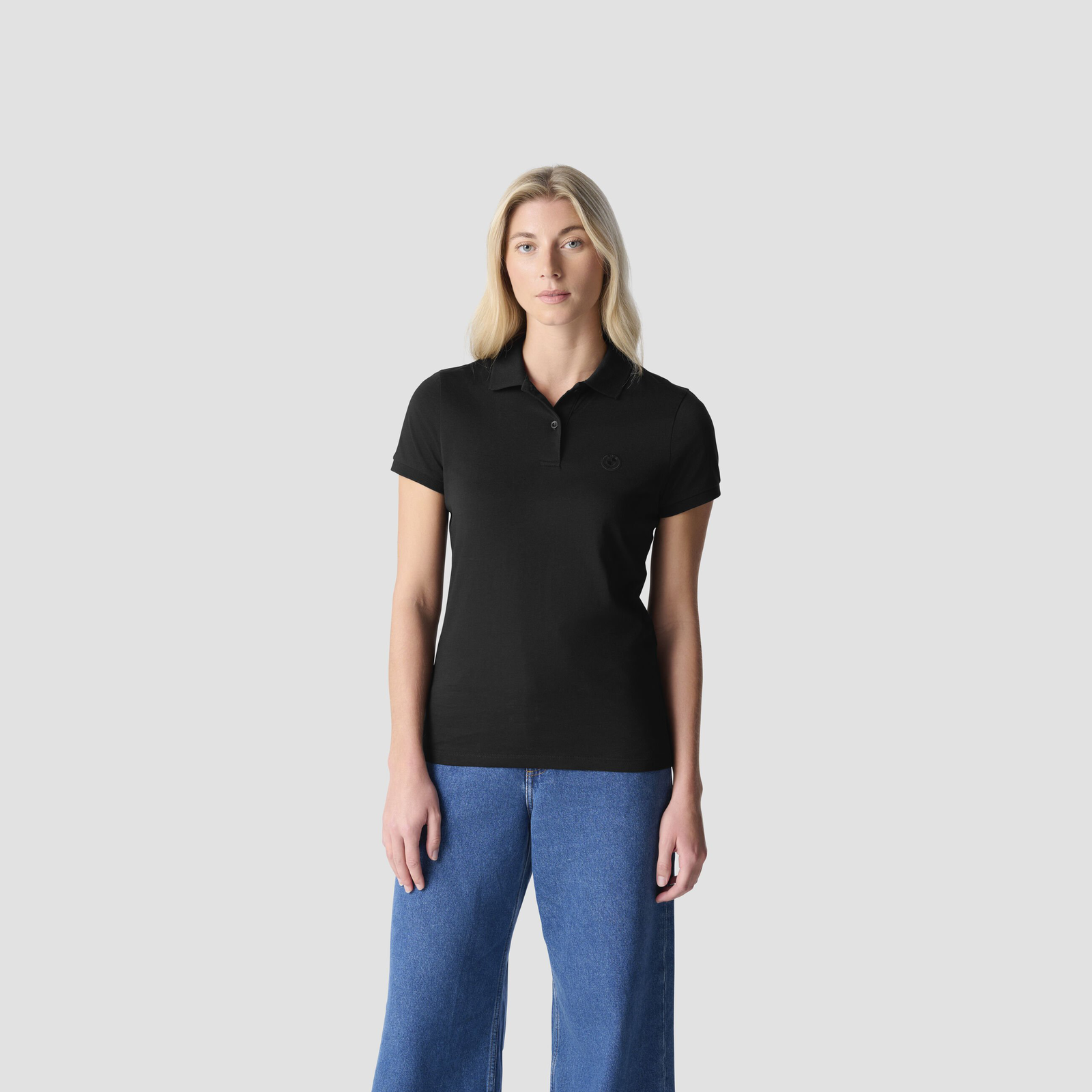 CORE WOMENS MICRO SYMBOL POLO - model