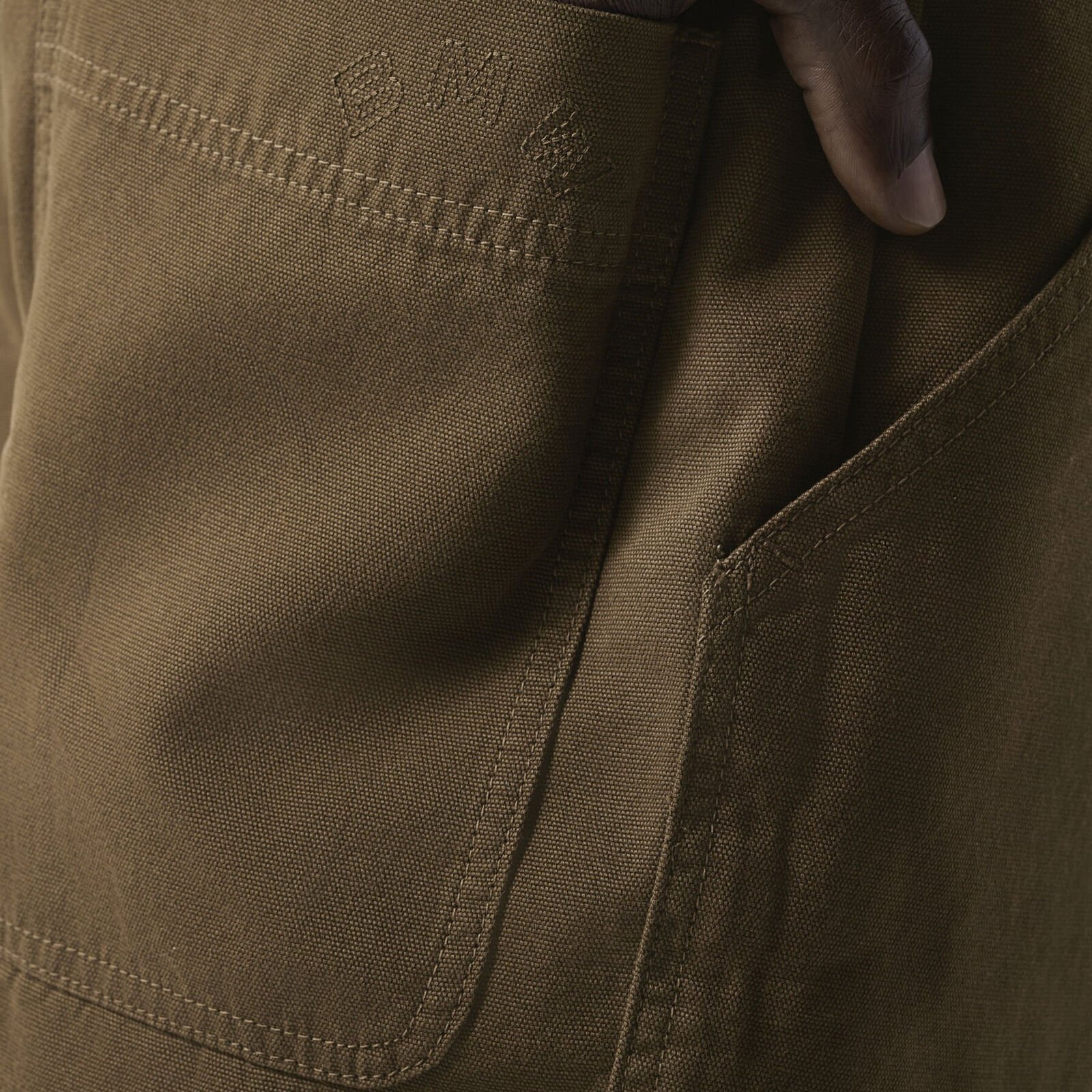 ARC HYBRID PANT - model