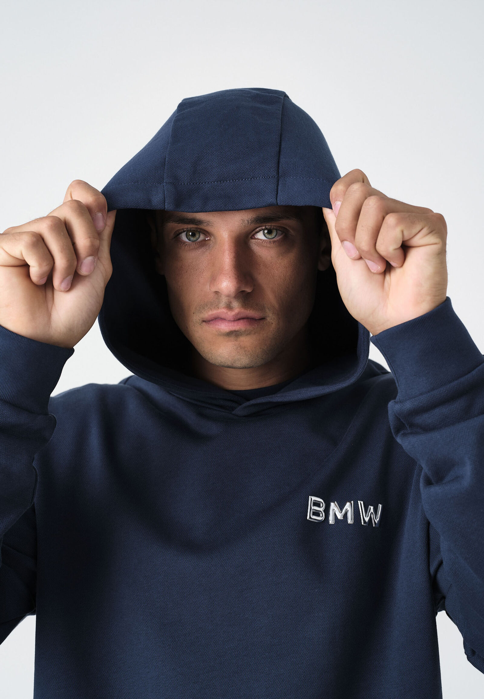KLASSE HOODIE - model