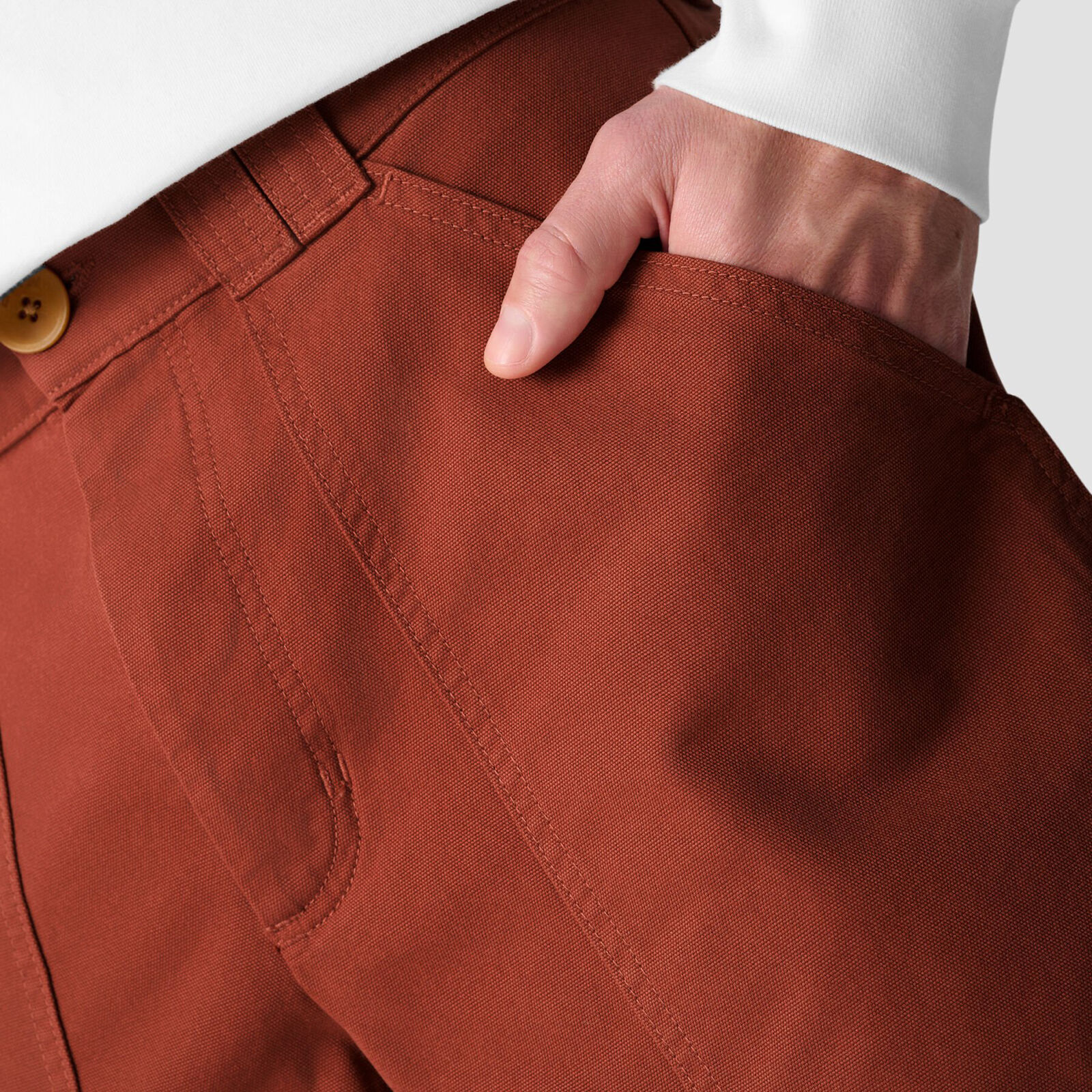 ARC HYBRID SHORTS - model