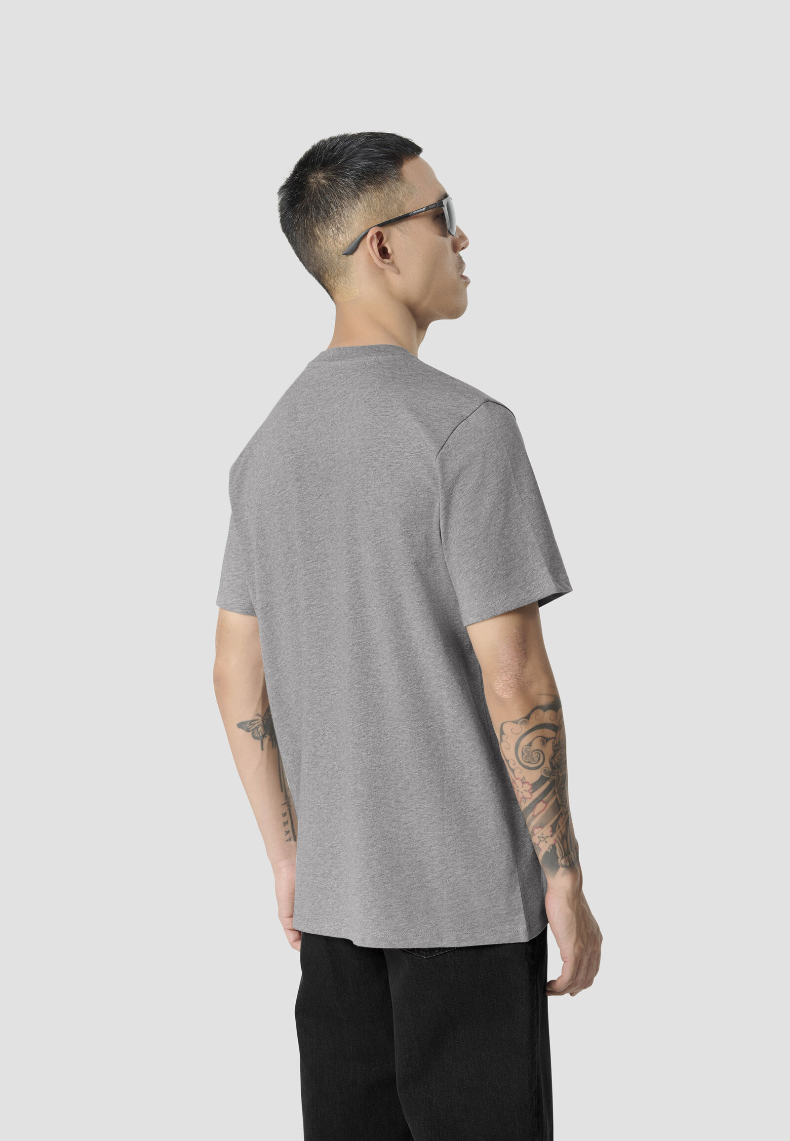 CORE MICRO M T-SHIRT - model