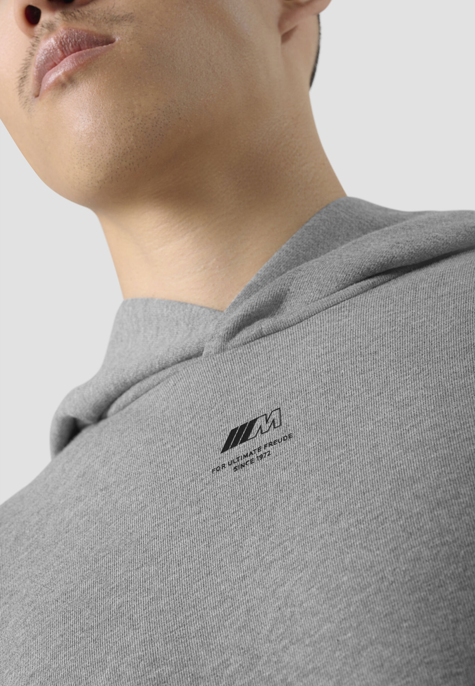 CORE MICRO M HOODIE - model