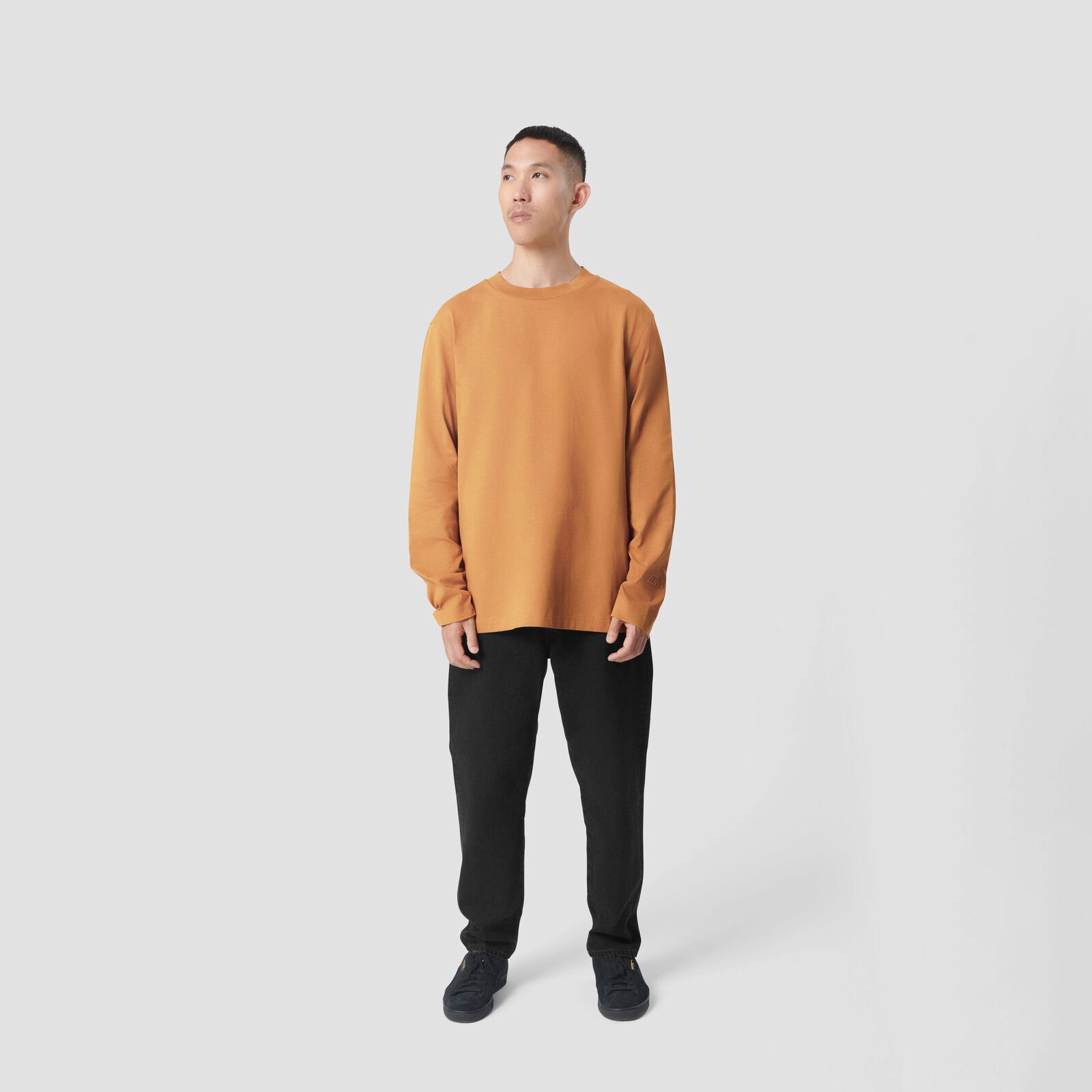 REVERSE M LS OVERSIZED T-SHIRT - model