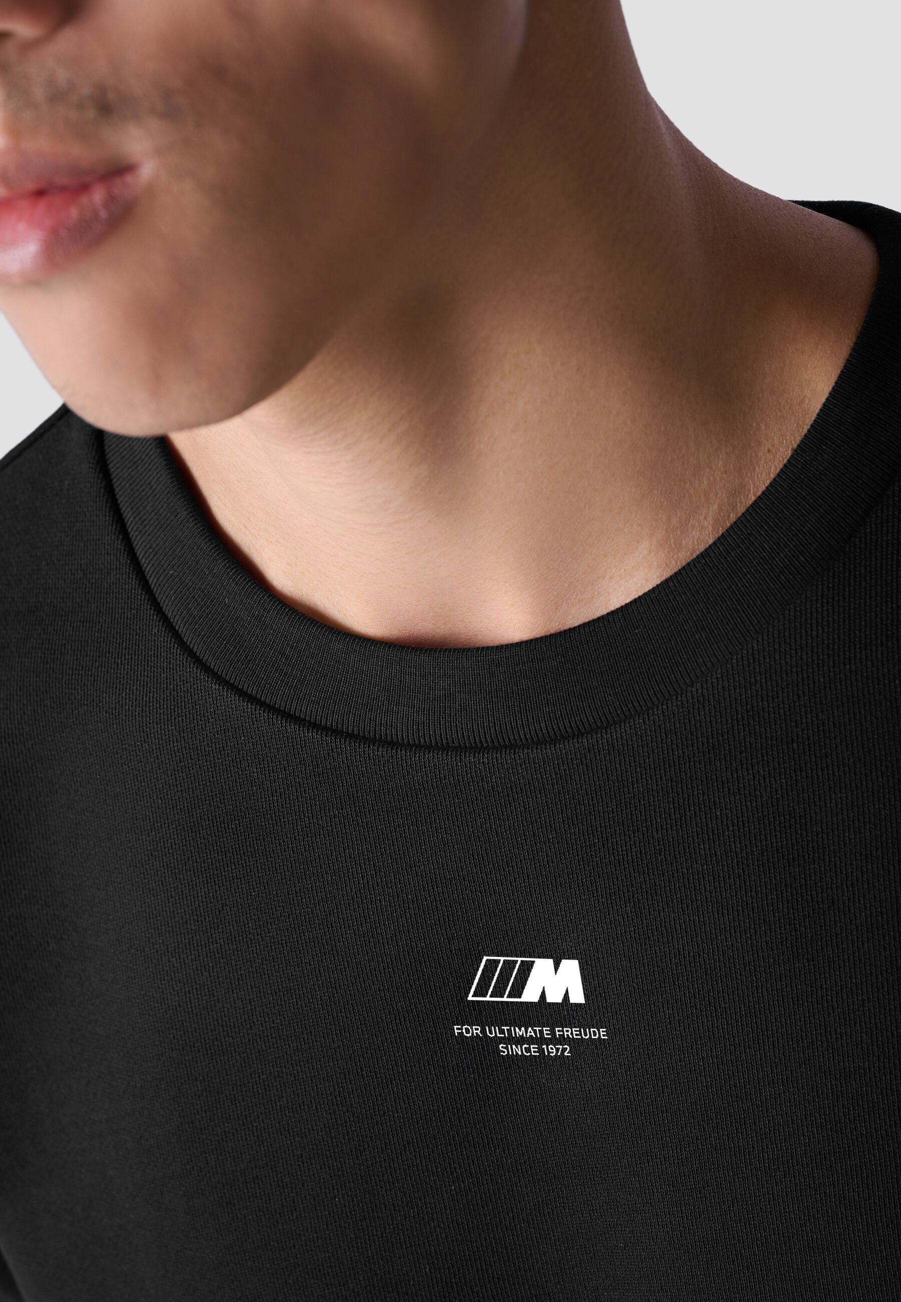 BMW M Core Micro Sweat Crew | BMW Lifestyle Shop