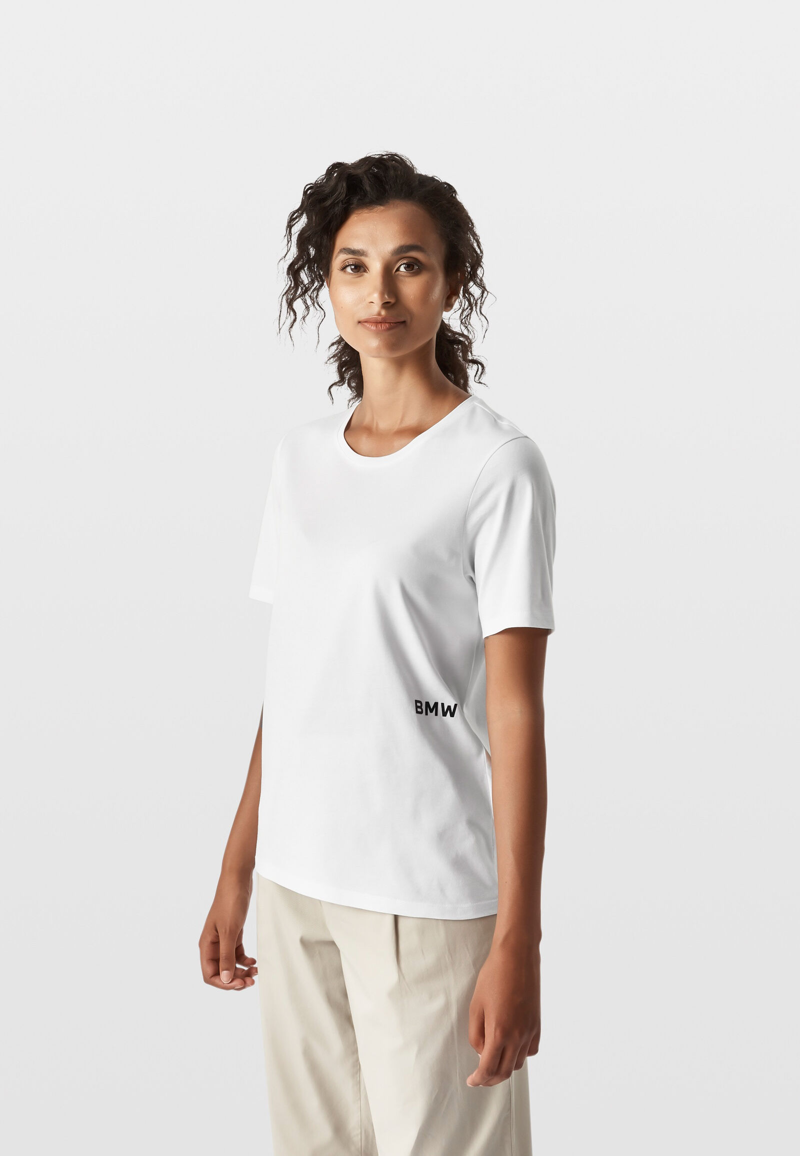 OFFSET TAG T-SHIRT - model