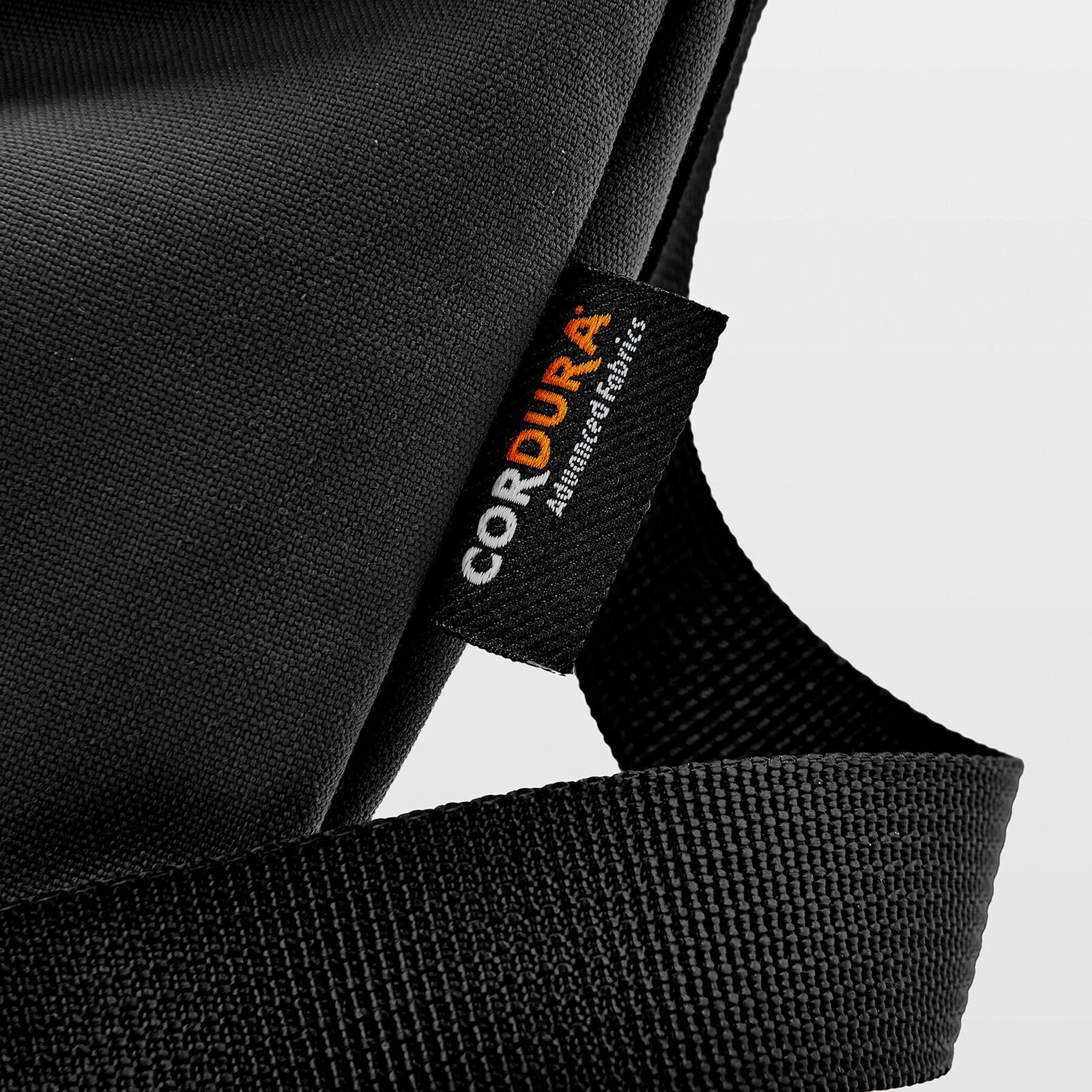 M SHOULDER BAG - hi-res