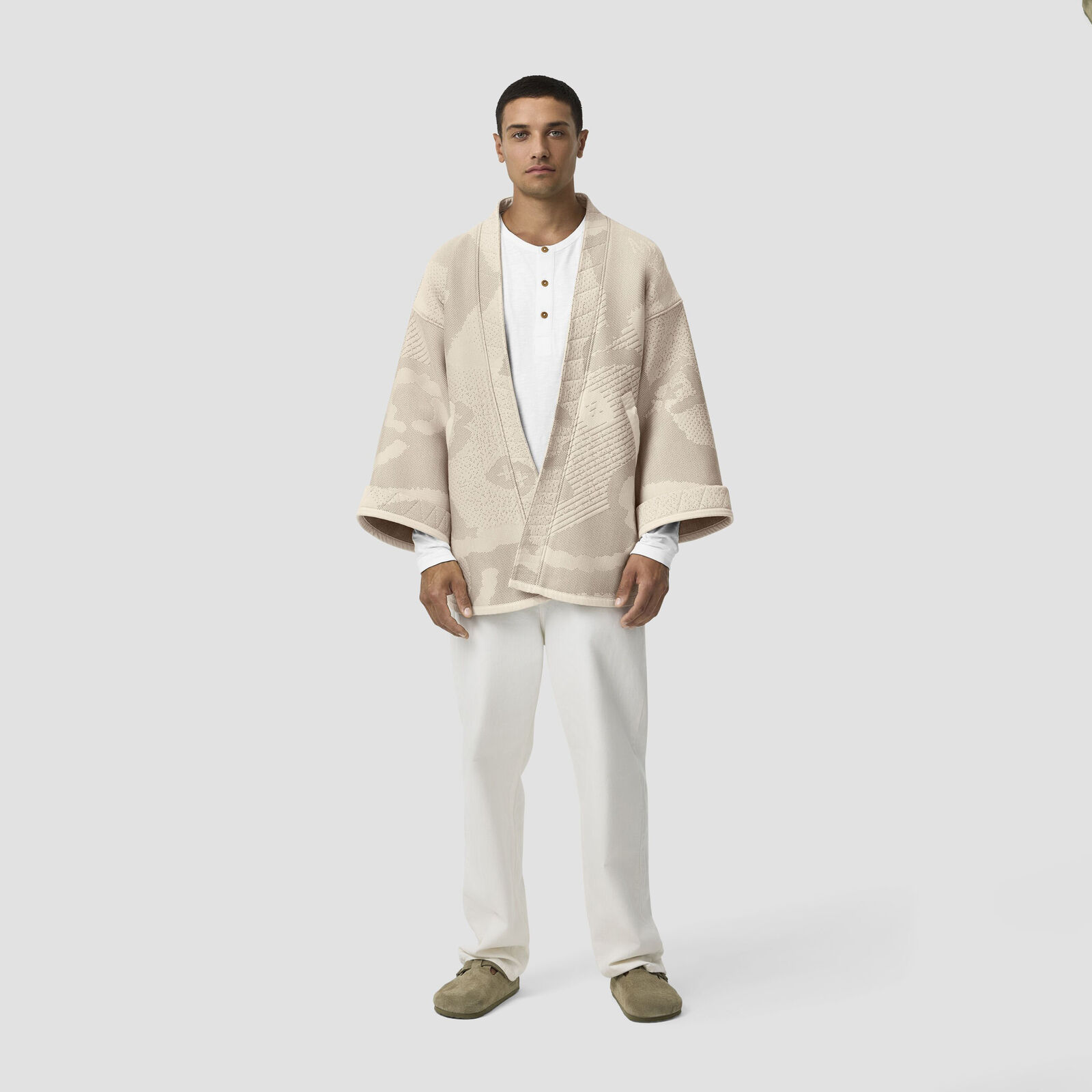 ARC BYBORRE KIMONO - model