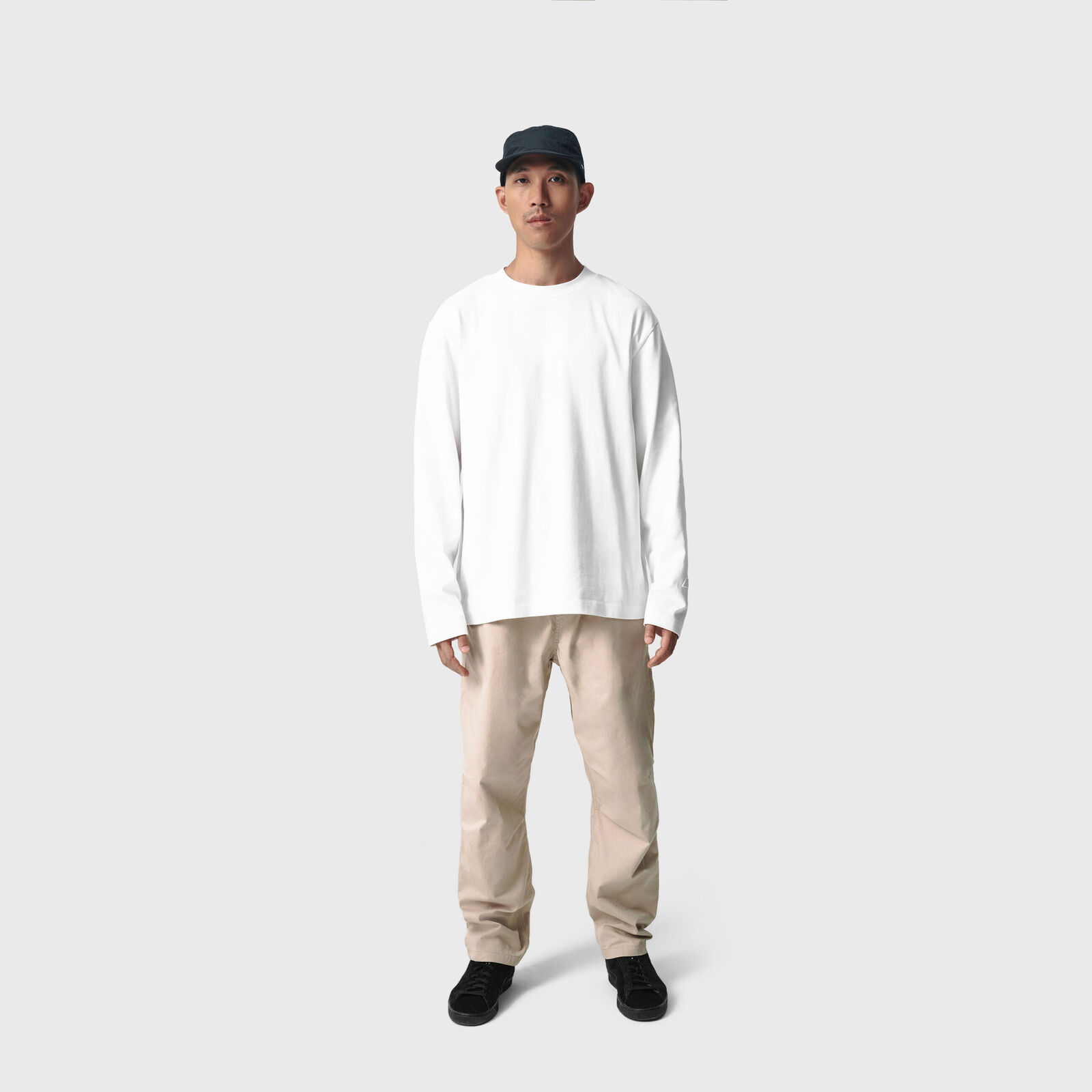 REVERSE M LS OVERSIZED T-SHIRT - model