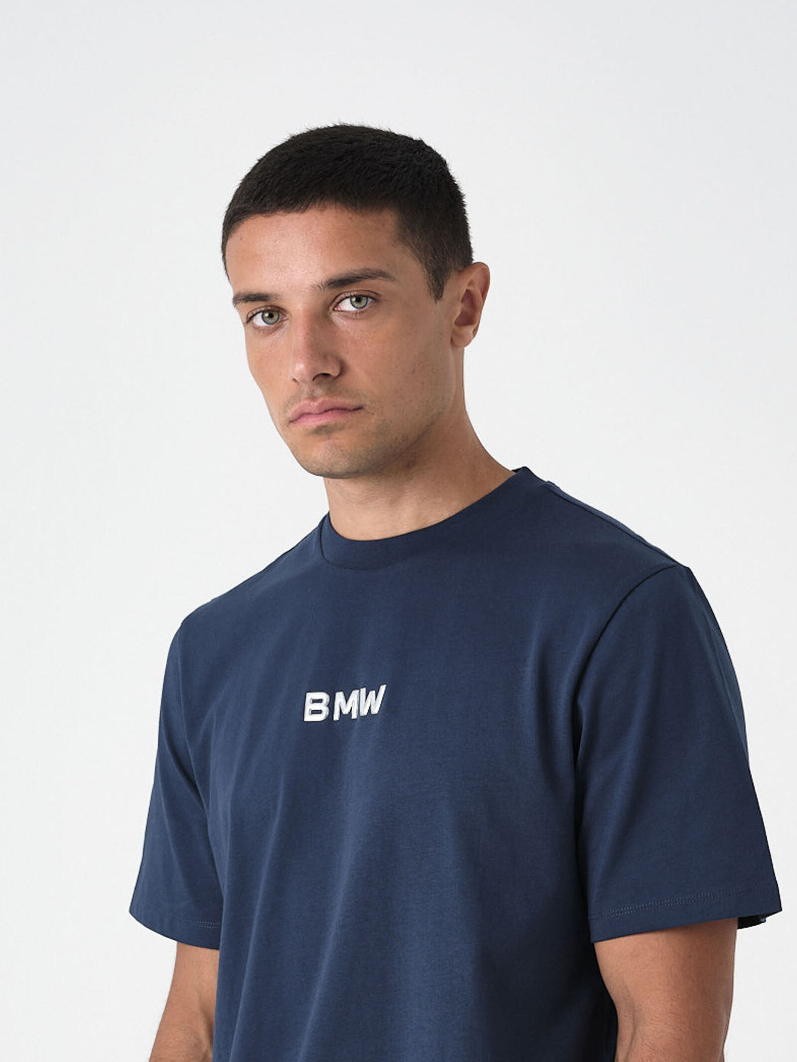 KLASSE CAR T-SHIRT - model