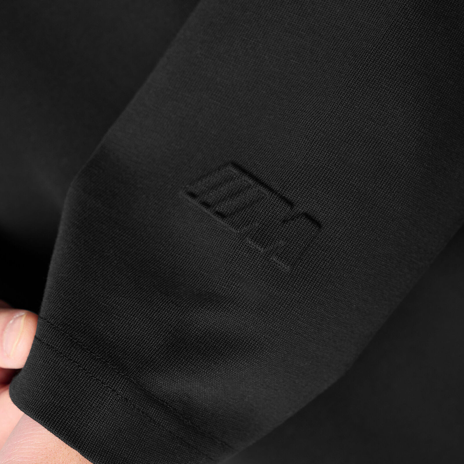 REVERSE M LS OVERSIZED T-SHIRT - model