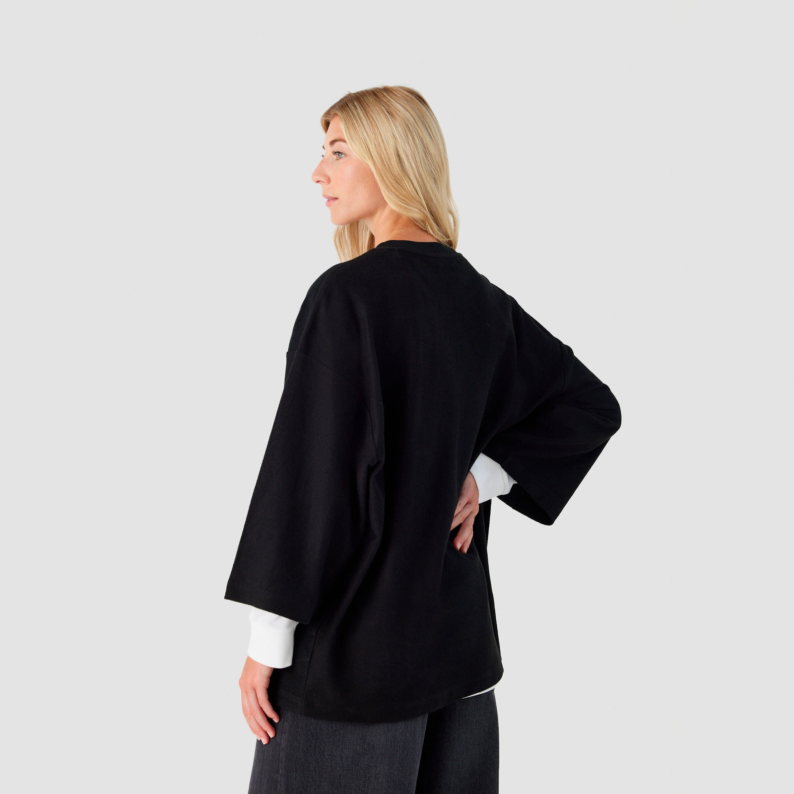 REVERSE HALF SLEEVE - hi-res