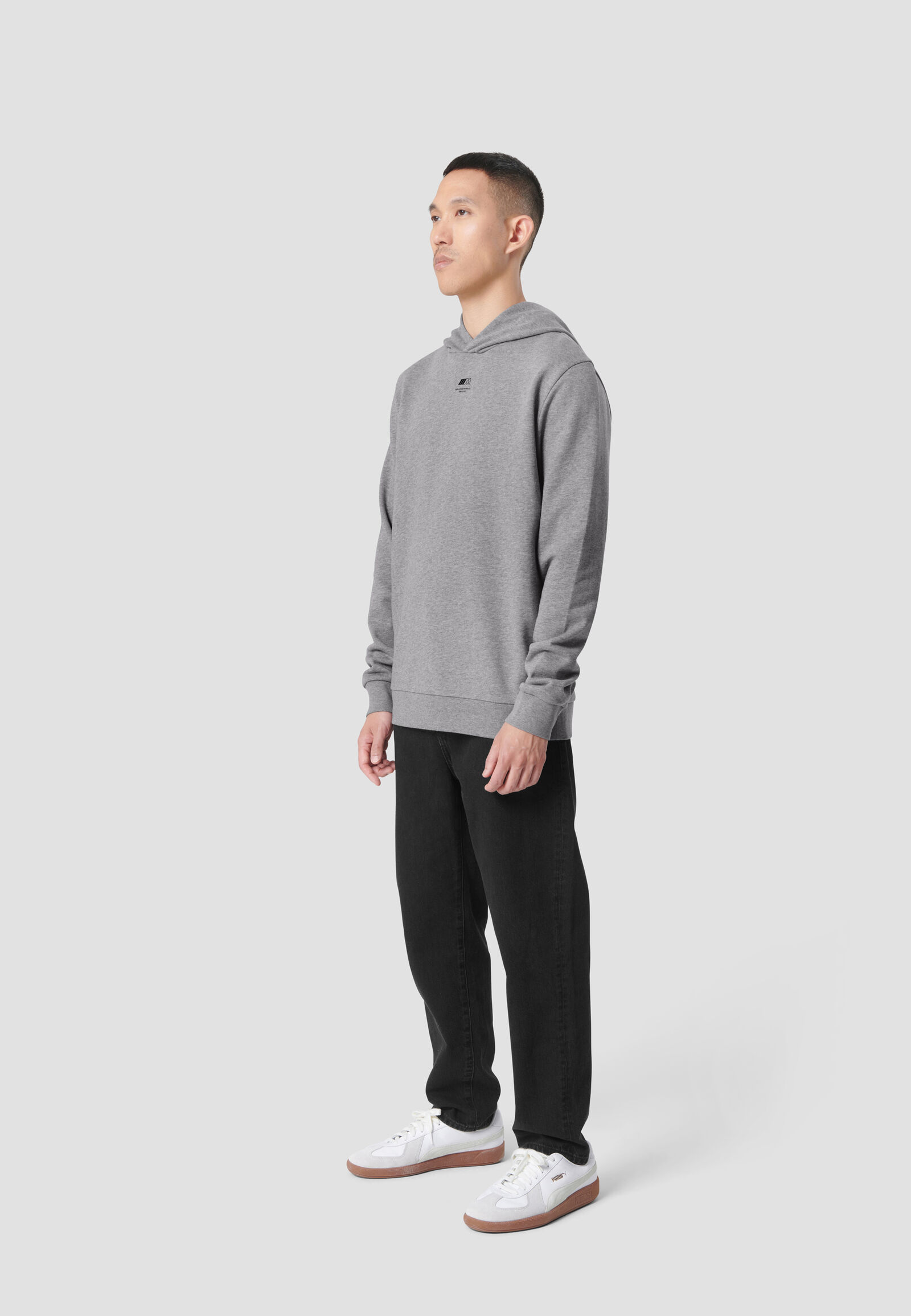 CORE MICRO M HOODIE - model
