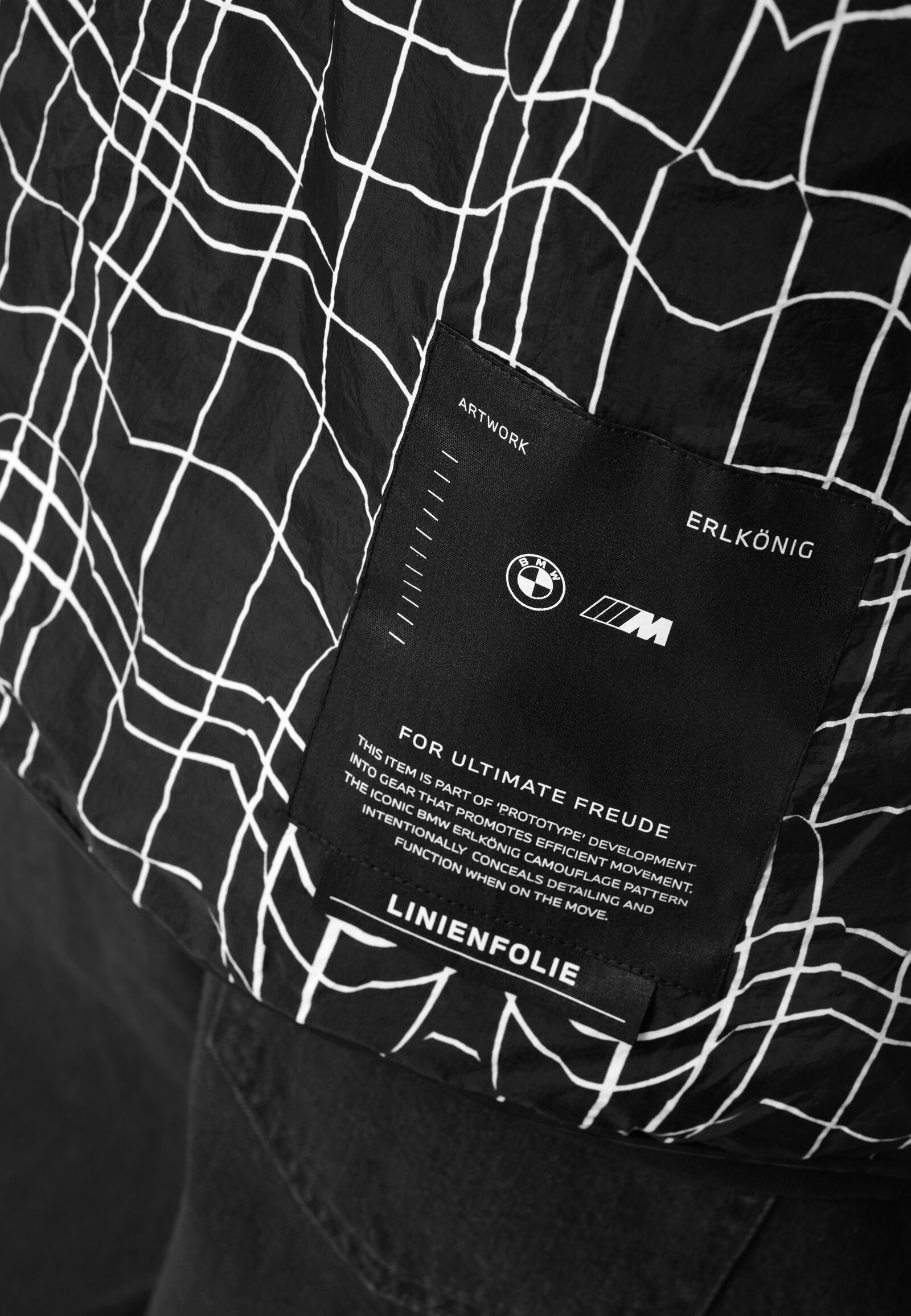 M ERLKÖNIG TRAVEL GILET - model