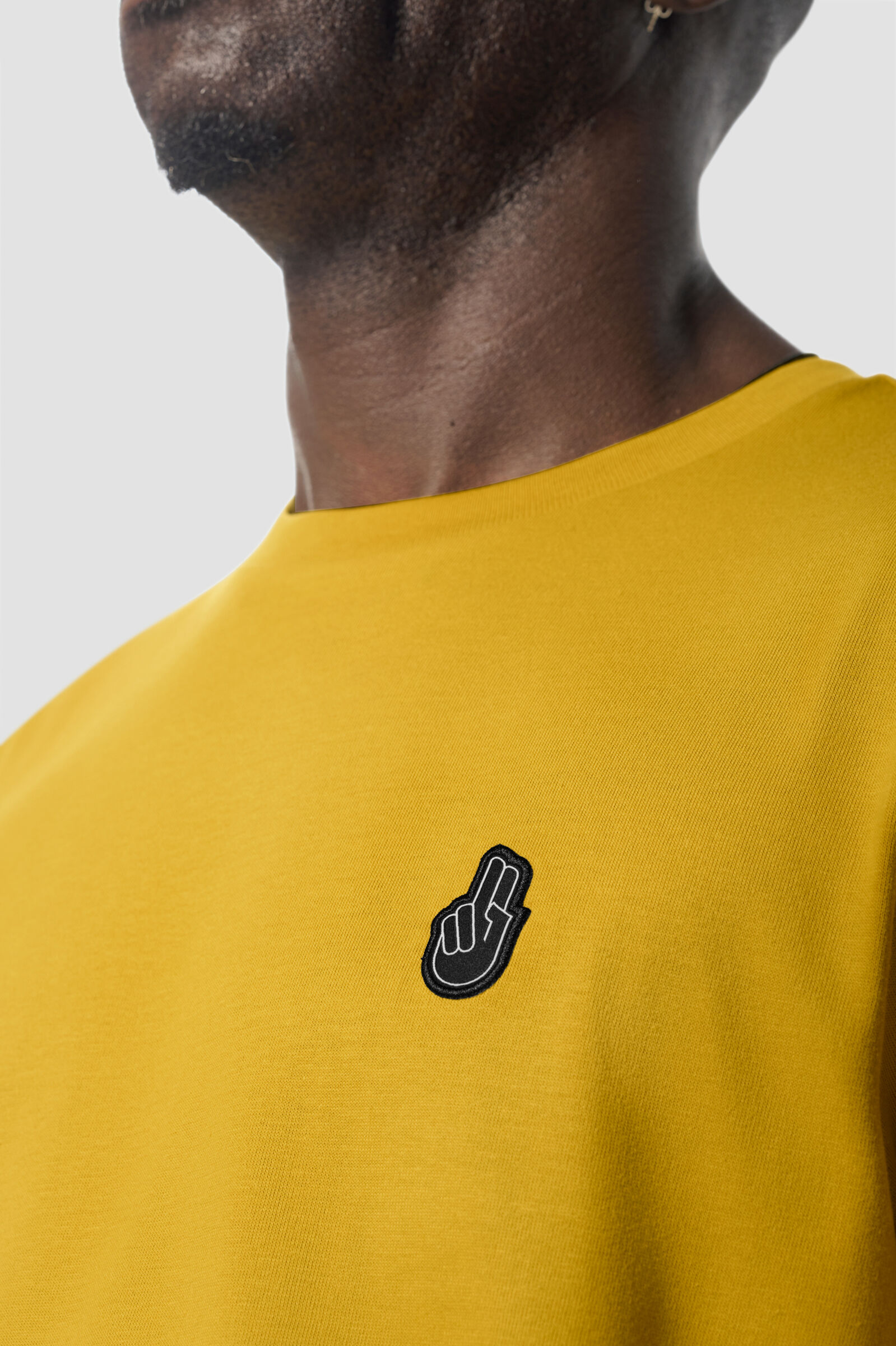 CORE MICRO RELIABLE T-SHIRT - model
