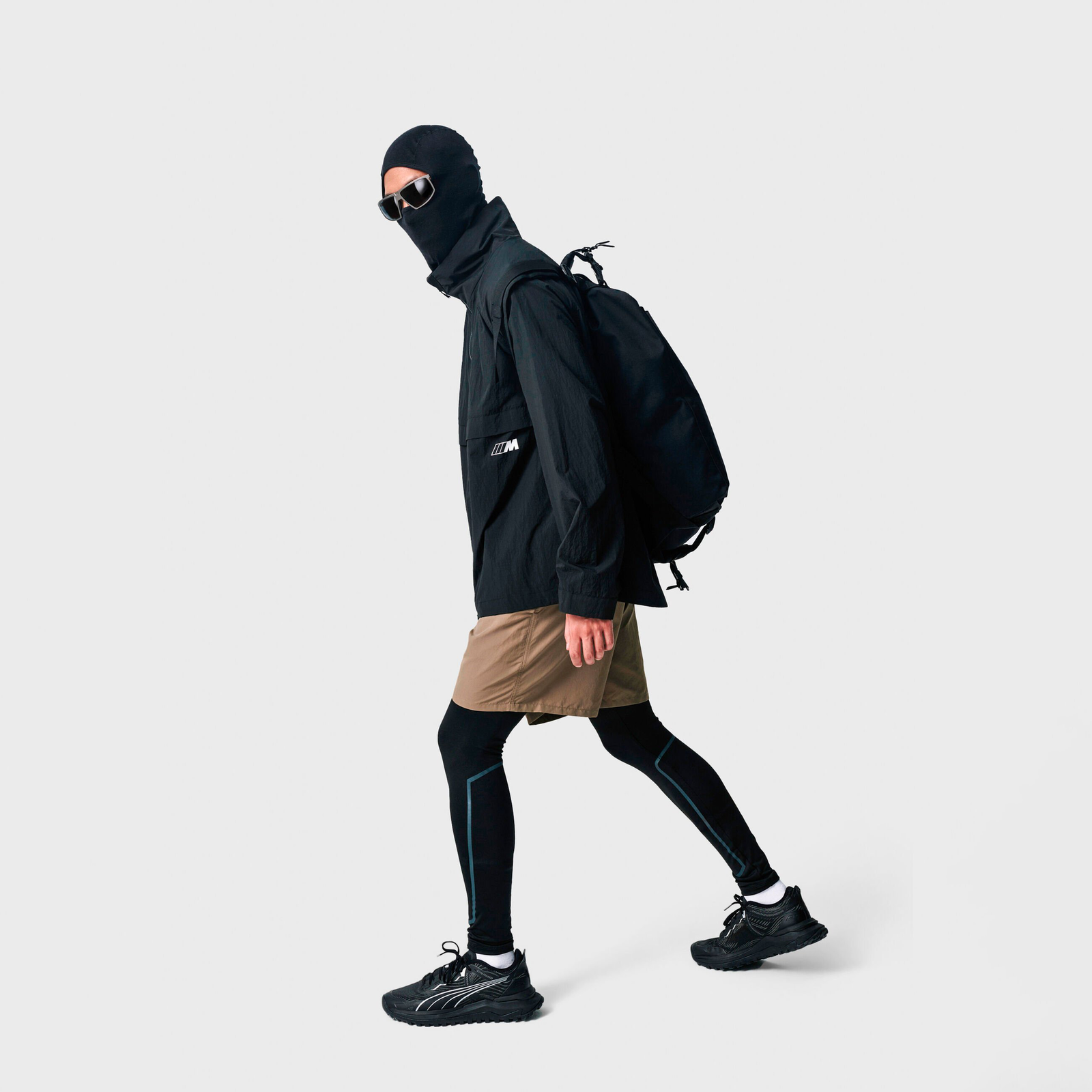 M TRAVEL CARGO - model