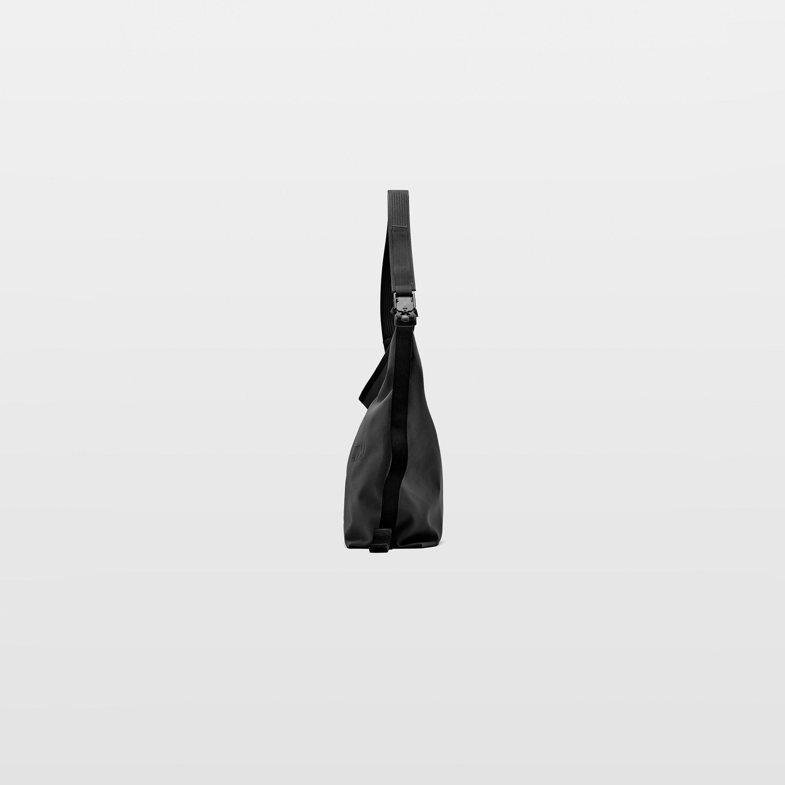 M SHOULDER BAG - hi-res