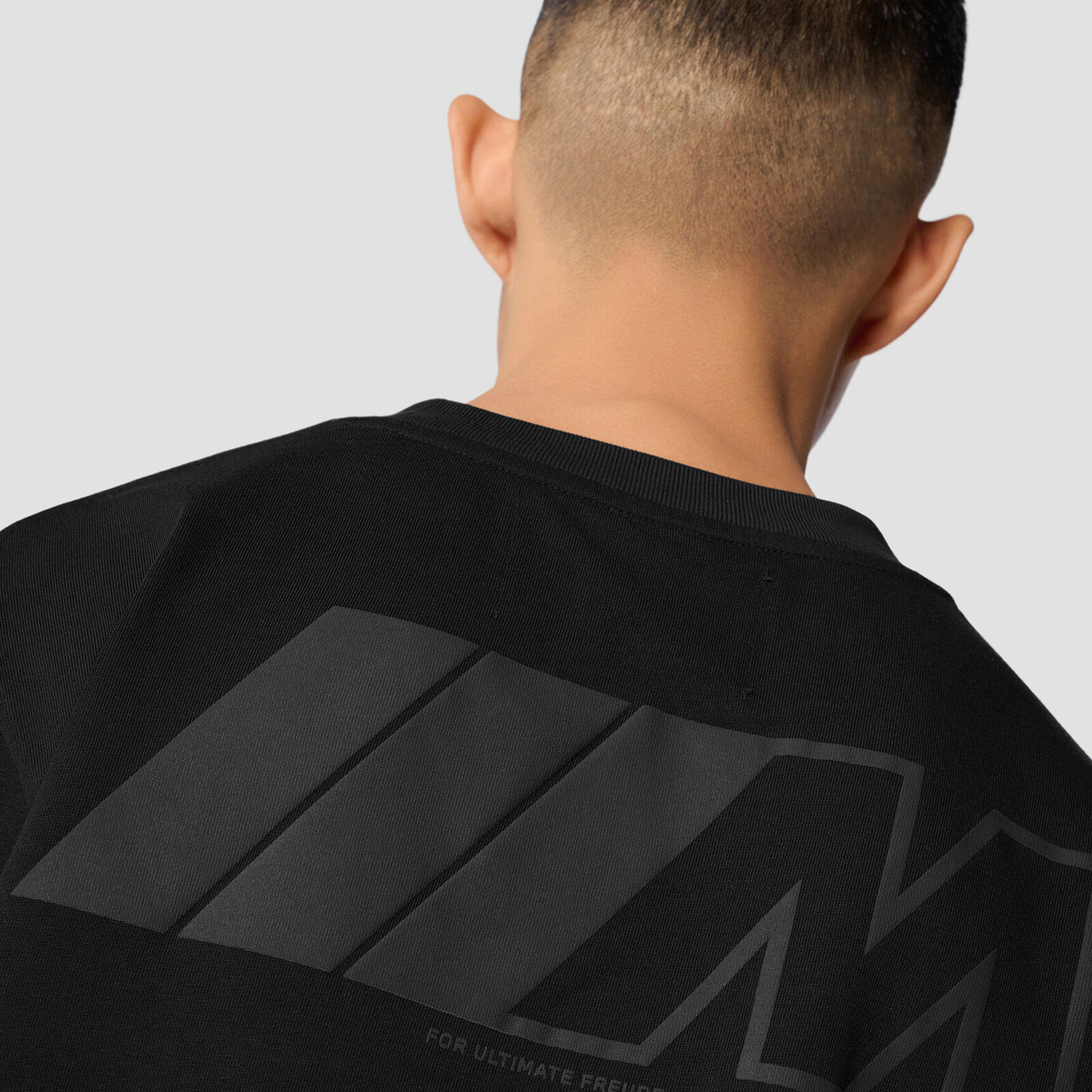 REVERSE M LS OVERSIZED T-SHIRT - model