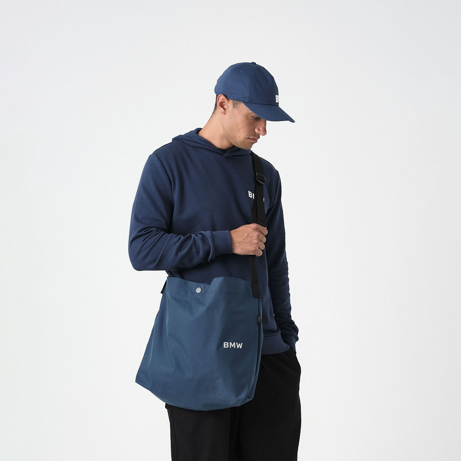 KLASSE SHOLDERBAG - model