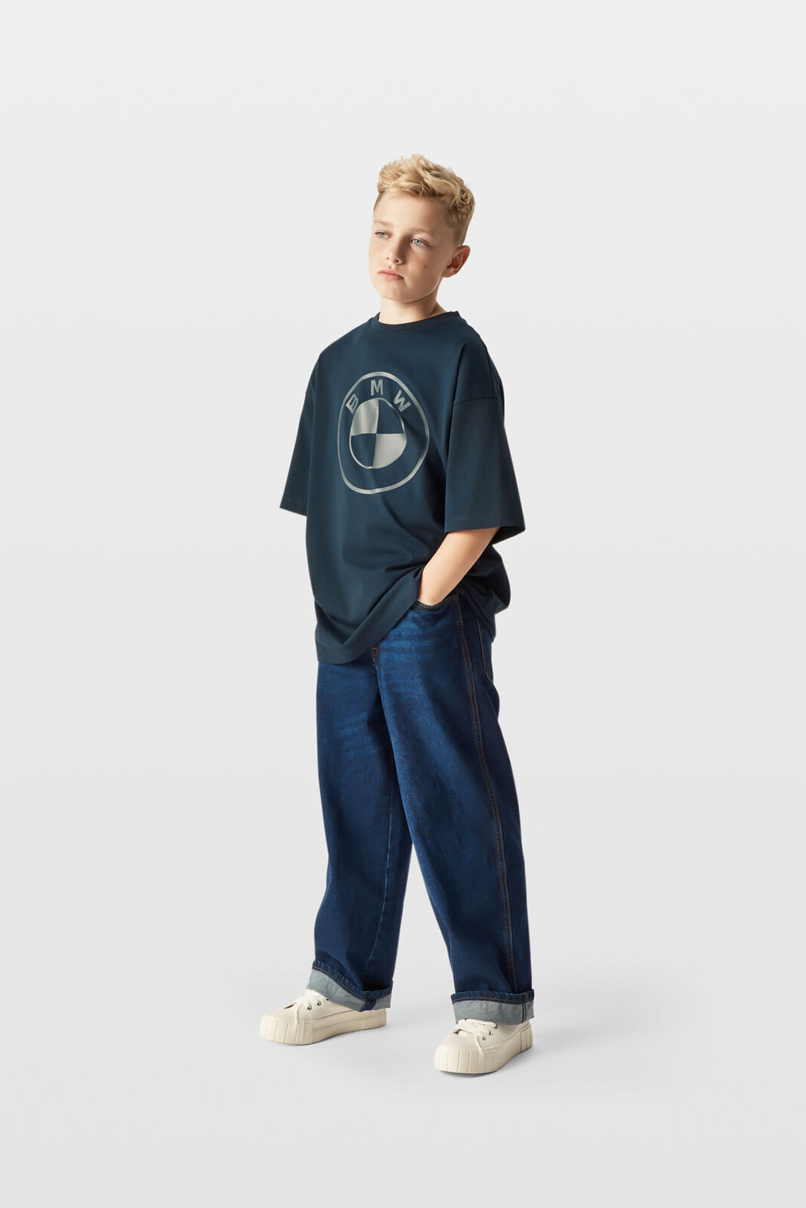 TONAL DOT T-SHIRT - model