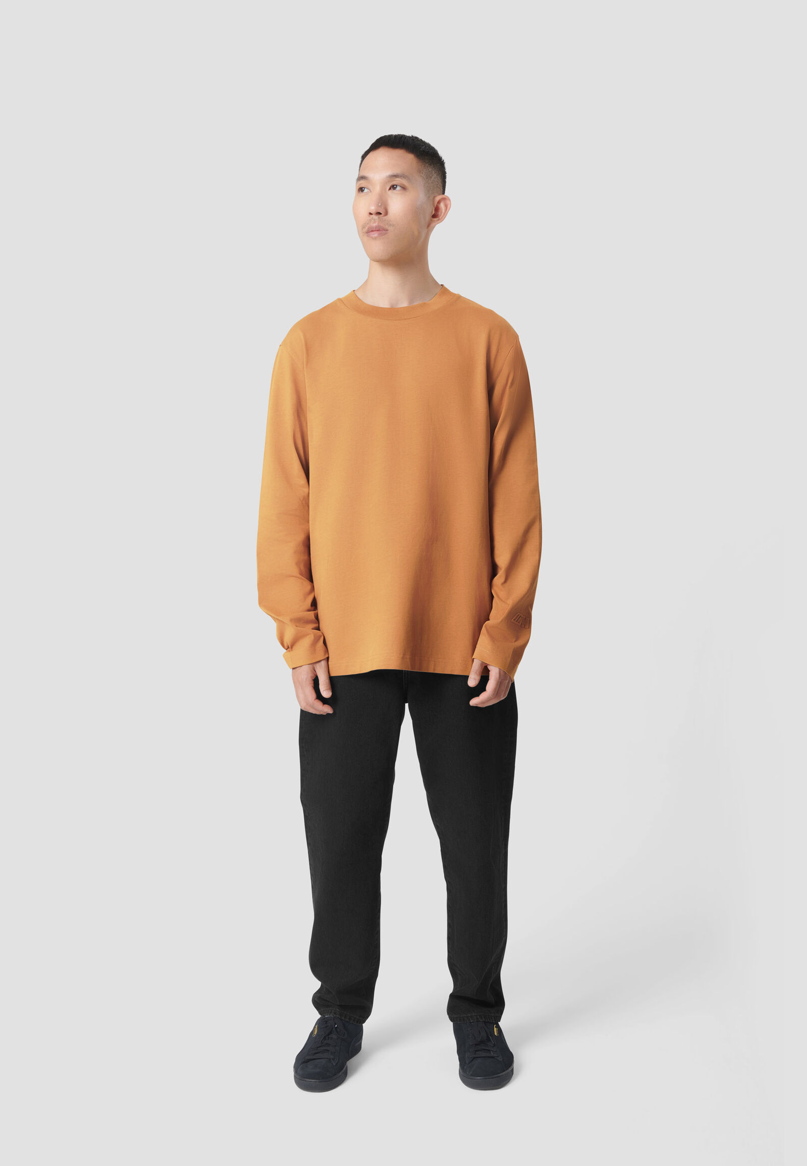 REVERSE M LS OVERSIZED T-SHIRT - model