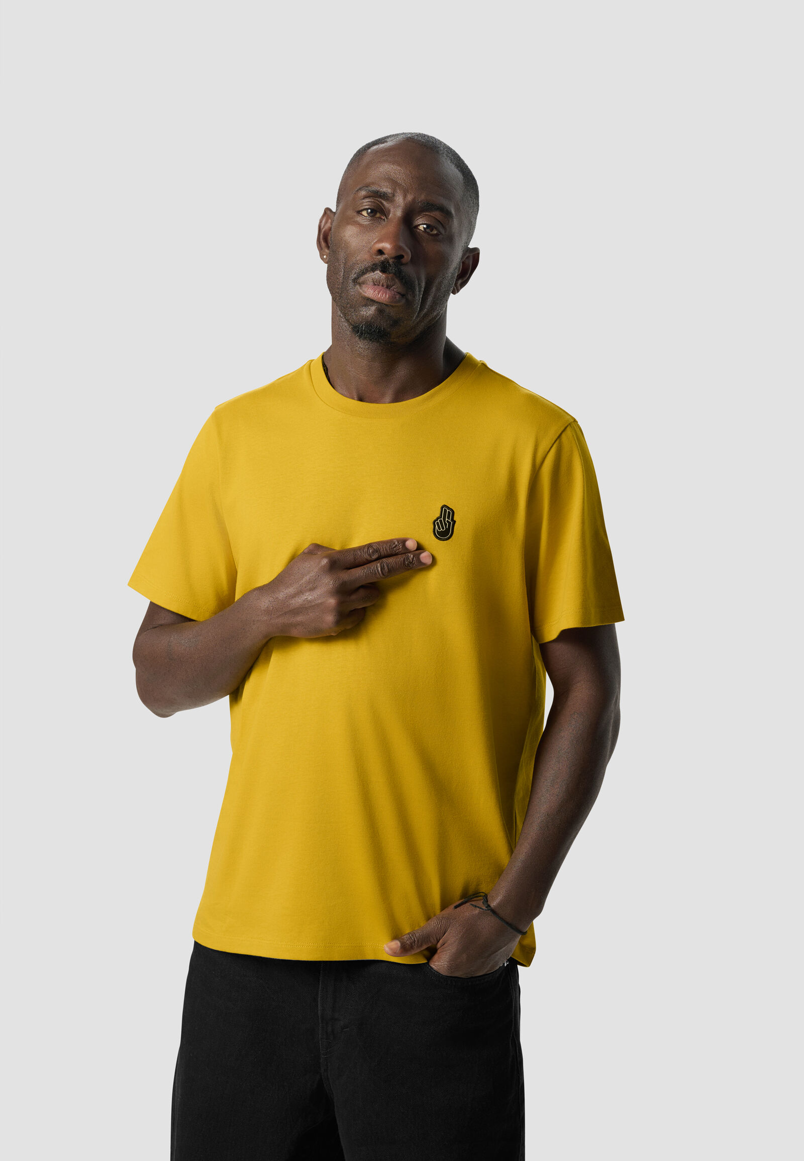CORE MICRO RELIABLE T-SHIRT - model