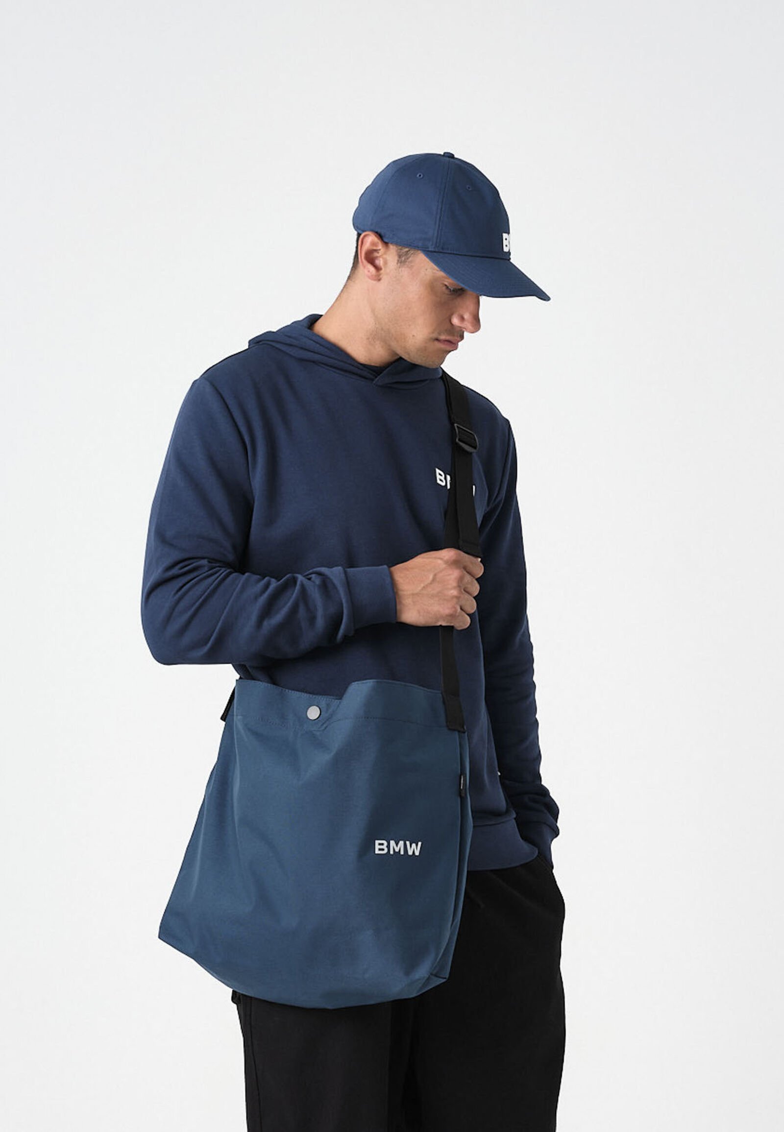 KLASSE SHOLDERBAG - model