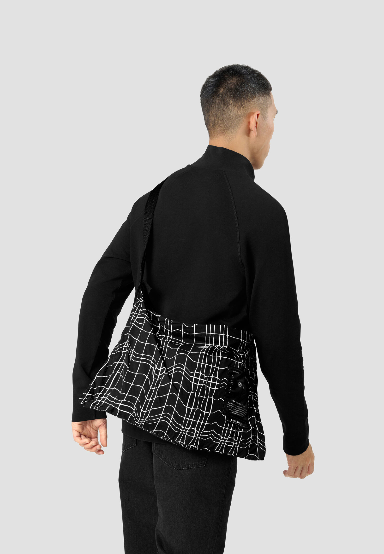 M ERLKONIG SHOULDER BAG - model