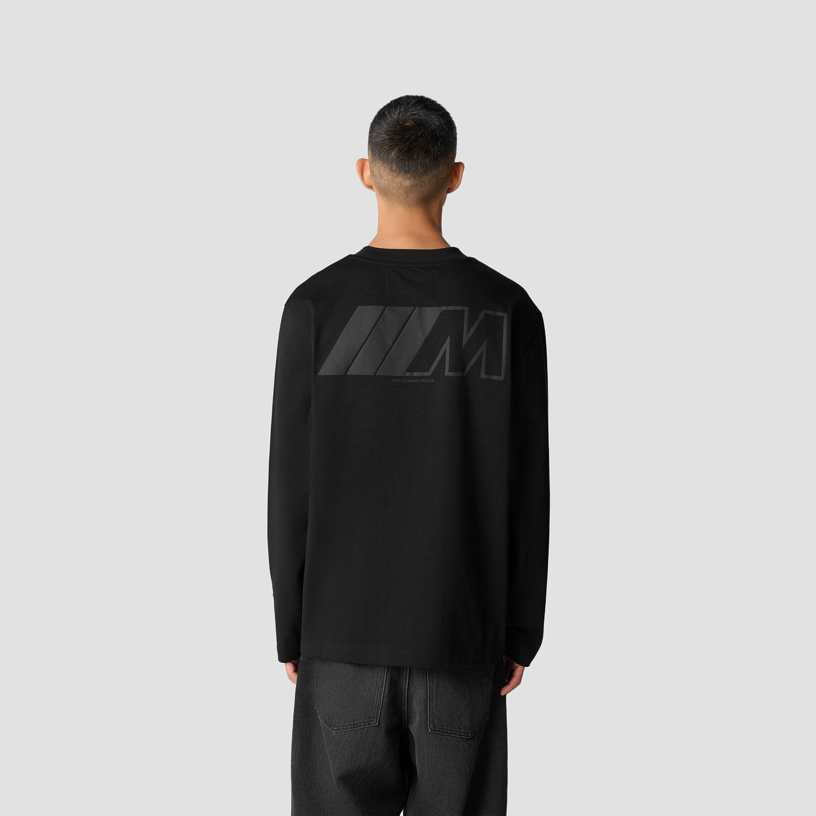 REVERSE M LS OVERSIZED T-SHIRT - model