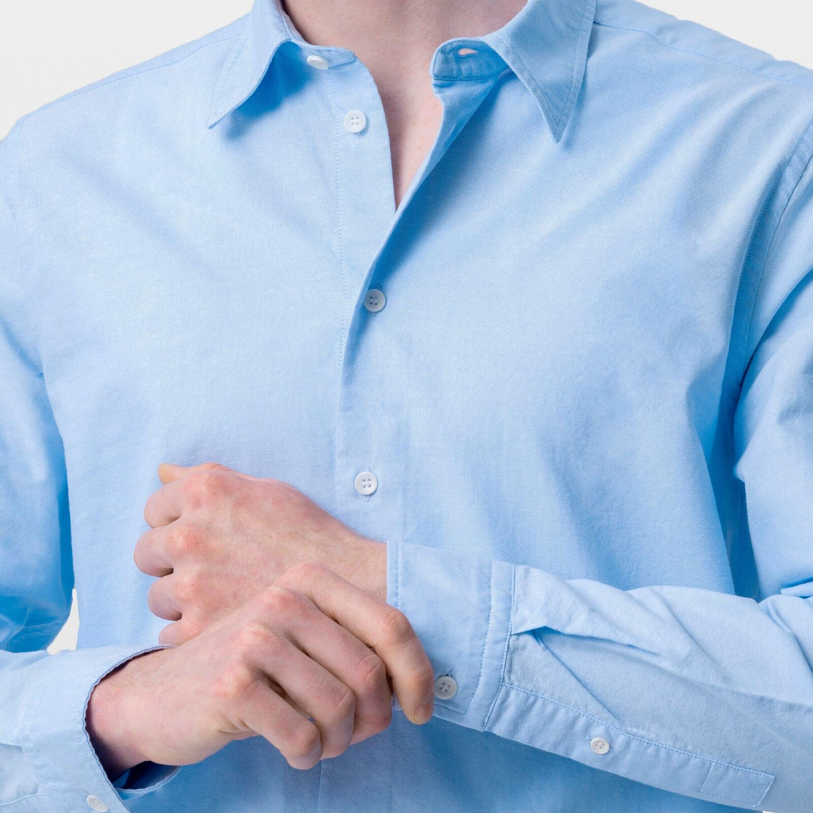 LONG SLEEVE SHIRT - model