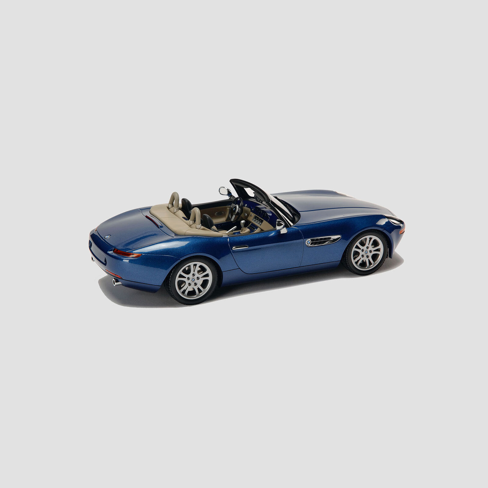BMW MINIATURE Z8 ROADSTER 1:18 - Navy